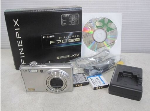 【実用美品】　富士フイルム　デジタルカメラ　FinePix F70EXR　動作良好　バッテリー付き　充電器付き　付属品あり　シルバー　FUJIFILM
