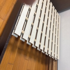 ベッドフレームの画像