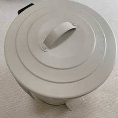 ご検討中　
ニトリ　ゴミ箱 の画像