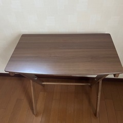 折りたたみ机、椅子の画像