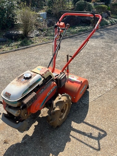 クボタ耕運機　TR70