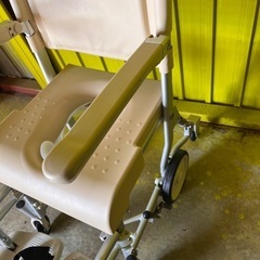 TOTO 水まわり用車いす シャワーキャリー 6輪 EWC620AHS の画像