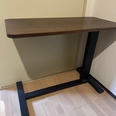 ニトリ、昇降テーブルの画像