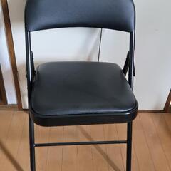フォールディングチェアの画像