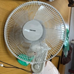 壁掛け扇風機