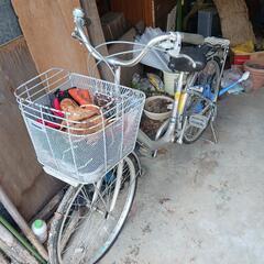 自転車、冷蔵庫、マットレス