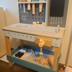 【お取引中】子供用　木製工具作業台　美品　※４月7日までに引き取...