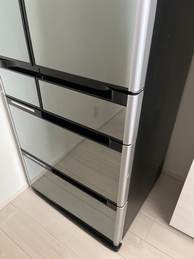 日立大型冷蔵庫　620L　ミラータイプ