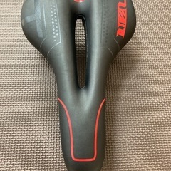 自転車　マウテン クロス バイク サドル 穴あき　 