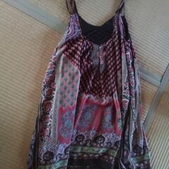 クリーニング済み　無地に合わせやすい軽いワンピース