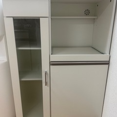 白の食器棚『売約済み』