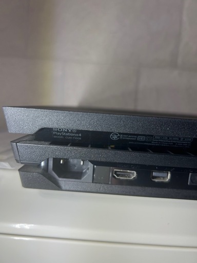 PS4pro cuh-7100B 1TB