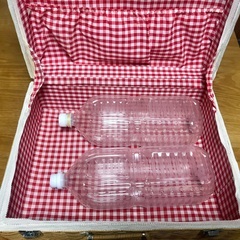 竹で編んだピクニックバッグの画像