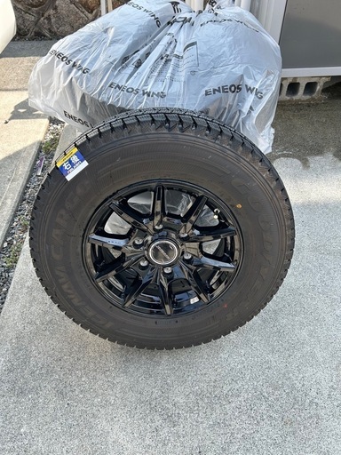 ハイエース　スタッドレス4本セット