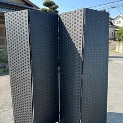 売約済み【オシャレなラタン調の黒】4連パーテーション