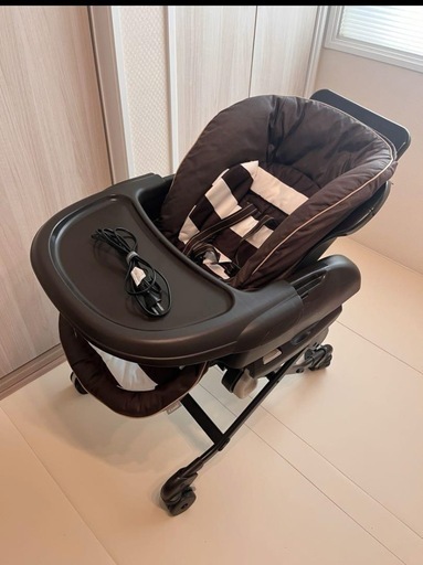 コンビ ネムリラ4キャス AUTO SWING lotta ハイローチェア