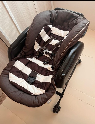 コンビ ネムリラ4キャス AUTO SWING lotta ハイローチェア