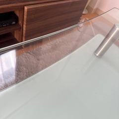 ガラステーブルの画像