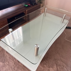 ガラステーブルの画像