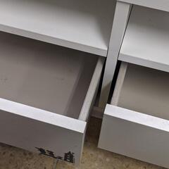 テーブル 収納棚2つ付きの画像