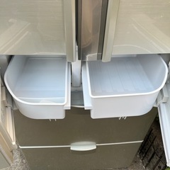 冷蔵庫 6枚ドア SHARP 2010年の画像