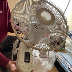 壁掛け扇風機