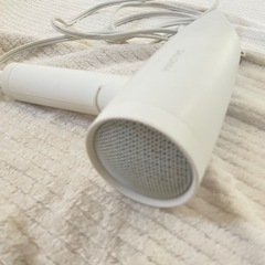 SALONIA（サロニア）ドライヤー　ホワイト　ヘアケアの画像