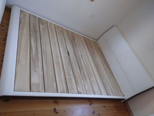 中古 シモンズベッド グレースサルーン  脚付き レザー ロータイプ  simmons ベッドフレームのみ