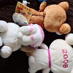 リラックマやコリラックマのぬいぐるみの画像