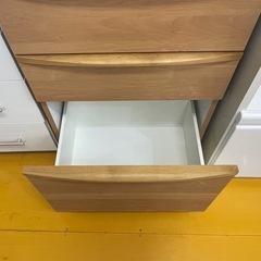 【リサイクルサービス八光】幅60㎝　ブラウン　木製スリム食器棚の画像