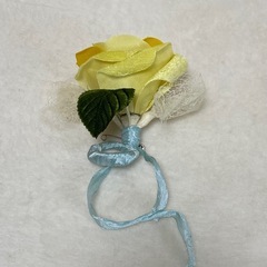 フラワーコサージュ　黄薔薇の画像