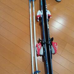 子ども用スキー板、スキー靴、ストックの画像