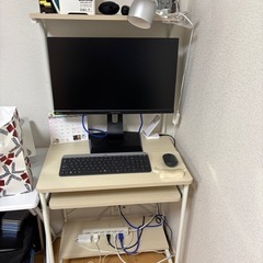 ニトリのPC用デスク(デスクのみ)