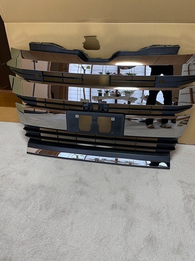 2025年トヨタノアフロントグリル新車外し