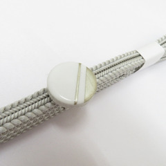 和小物 帯留め・三分紐セット 美濃焼 一粒 白×シルバー ライトグレー カジュアル 普段着物 伝統工芸 Mサイズ 新品 【キモノオフ野々市若松店】の画像