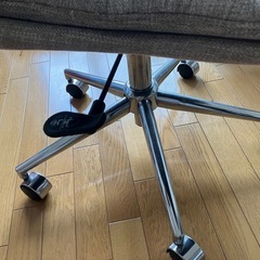 可動式椅子(灰色)の画像
