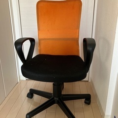 メッシュチェア　オレンジ　オフィス家具