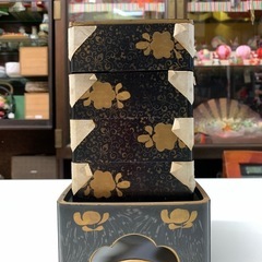 アンティークな小物入れ