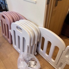 [値下げ]ベビーサークル、ベビーフェンス 200x180 扉付きの画像