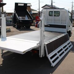 R3 1.35 トン平ボディー 垂直パワーゲート　ディーゼル　250309の画像