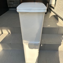 2段ゴミ箱　ホワイト　中古
