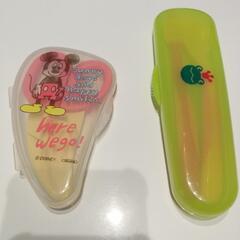 子ども用食事バサミとスプーン