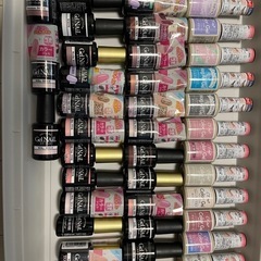 ネイル用品　ジェル約90本　硬化用ライト　パーツ等の画像