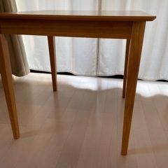 ニトリ　引き出し付きダイニングテーブル (75×75cm ）の画像