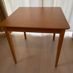 ニトリ　引き出し付きダイニングテーブル (75×75cm ）