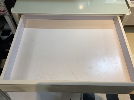 【リサイクルサービス八光】幅60㎝　エナメルホワイト　ガラス天板おしゃれPCデスク