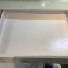 【リサイクルサービス八光】幅60㎝　エナメルホワイト　ガラス天板おしゃれPCデスクの画像
