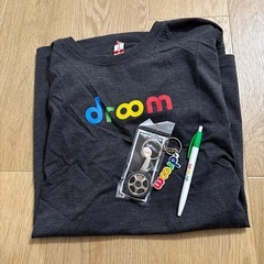 新品未使用Tシャツなど。