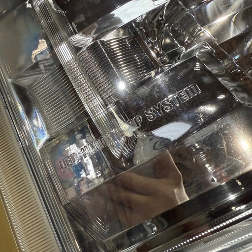 200系ハイエースLEDヘッドライト(右)