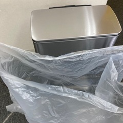 【無料】EKO ステンレスペダル式ゴミ箱 角型ヨコ 90Lの画像